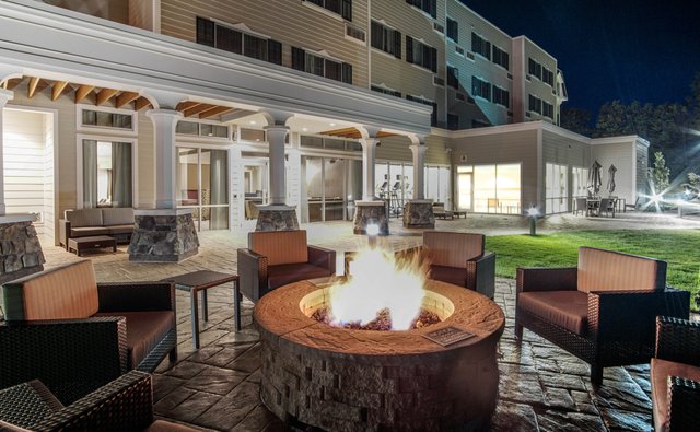 Courtyard Marriott Lenox | Berkshires